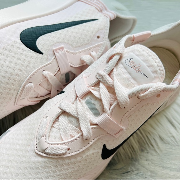 NWT Nike Reposto Women’s Shoes - Picture 5 of 9